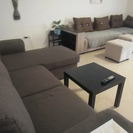 By The - Nei Epivates Apartmán Néoi Epivátai