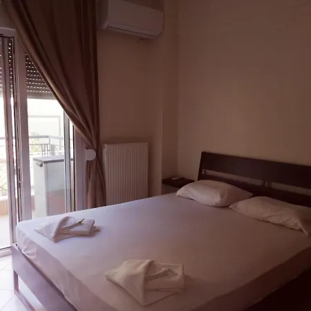 By The - Nei Epivates Apartment