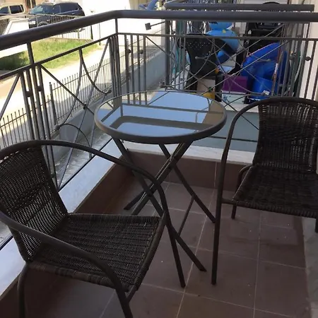 By The - Nei Epivates Apartment *