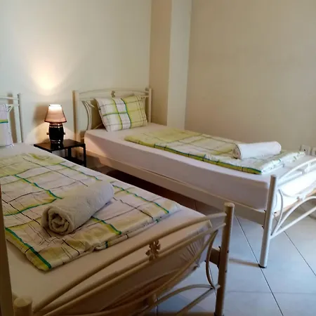 By The - Nei Epivates 公寓 *